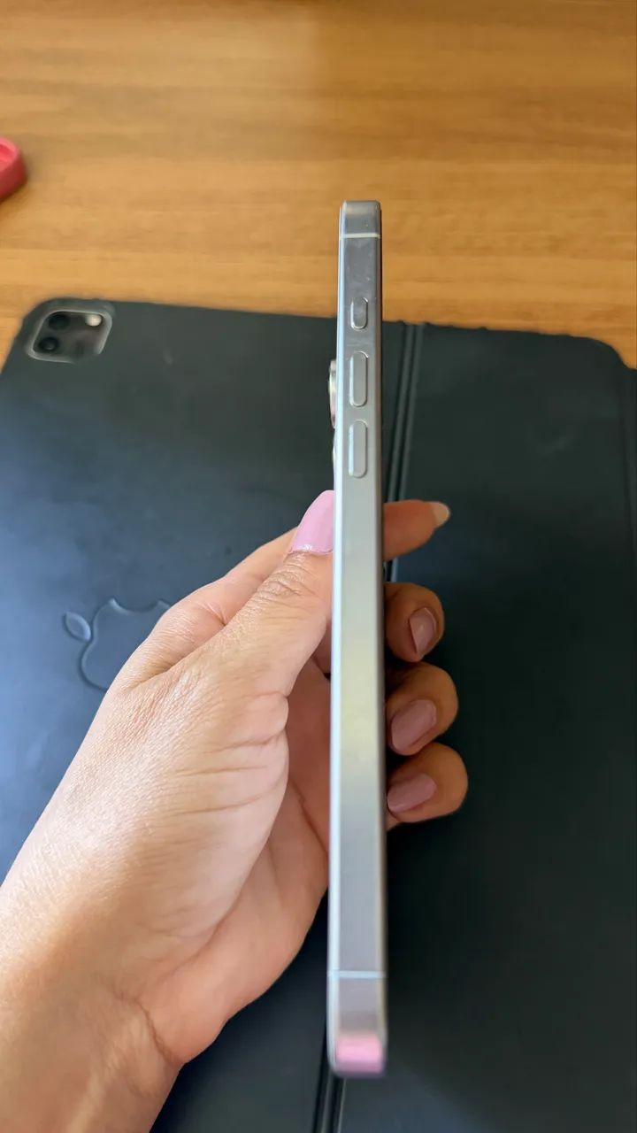 iPhone pro Max 16 - Foto 3