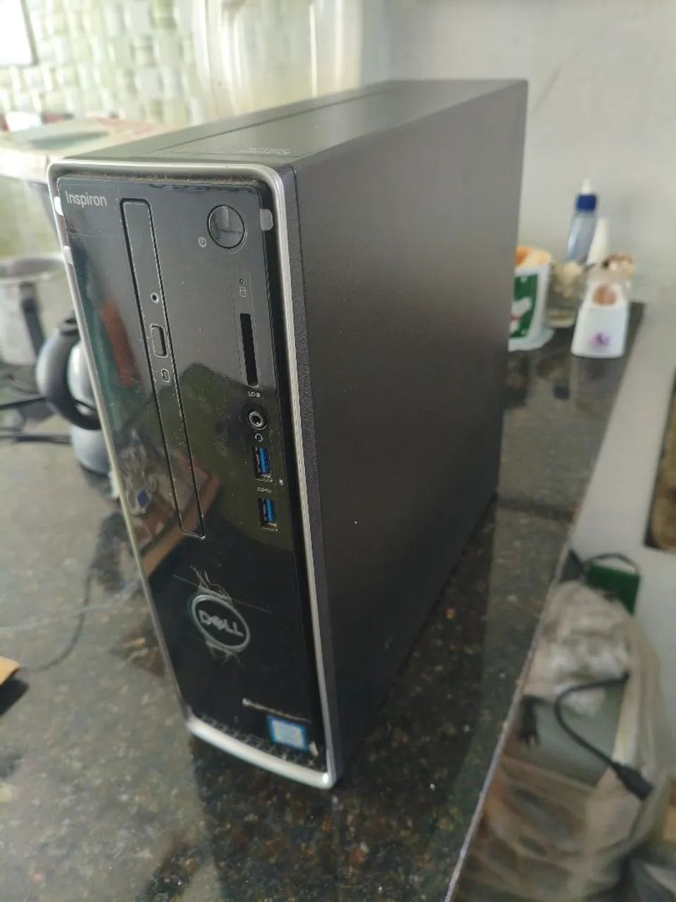 Computador desktop Dell Core i3 - 8 geração.