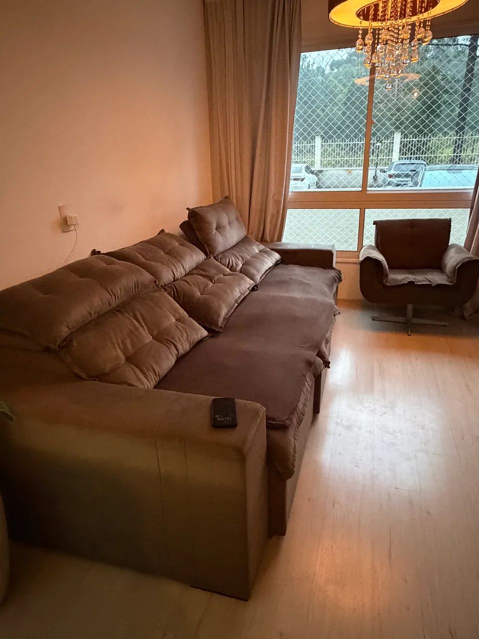 Vendo sofá e poltrona 