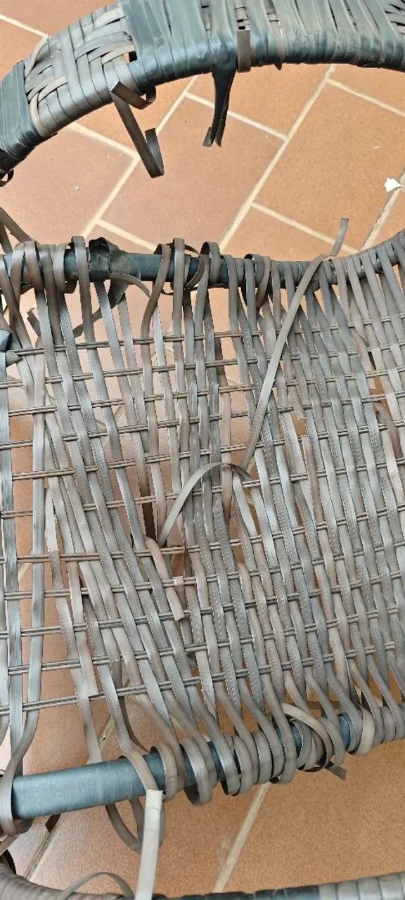 Cadeira para Jardim/área externa com defeitos e avarias - Foto 2
