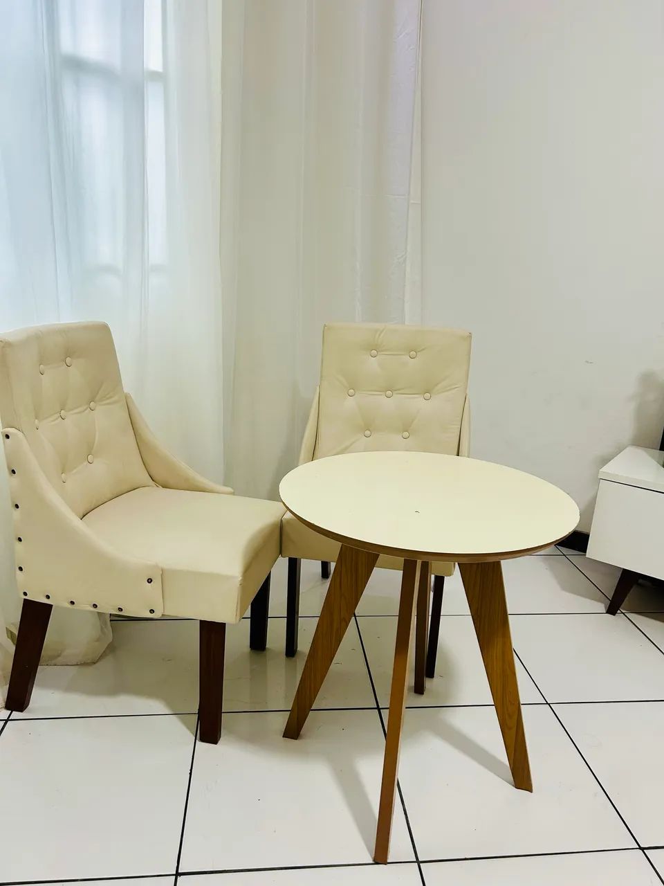 Conjunto mesa e cadeiras  - Foto 4