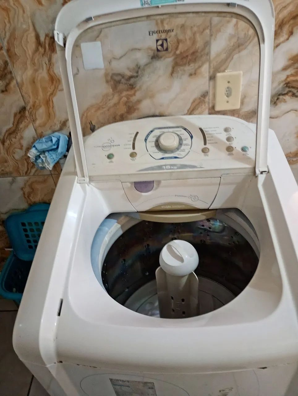 Uma máquina de lavar roupa  - Foto 2