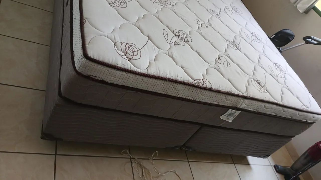 Cama box Queen 