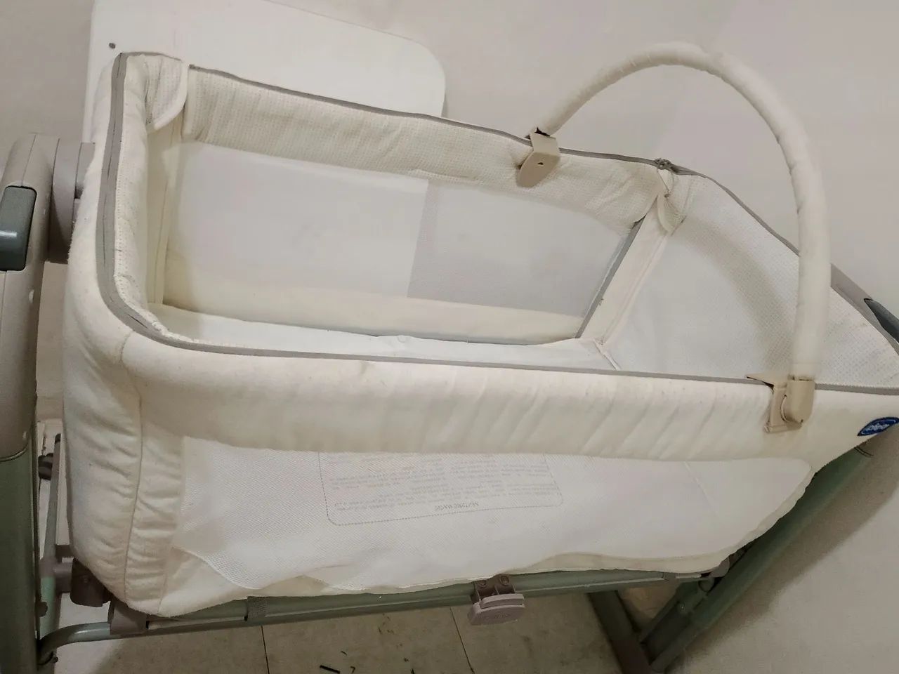 Berço balanço portátil com rodinhas  - Foto 2