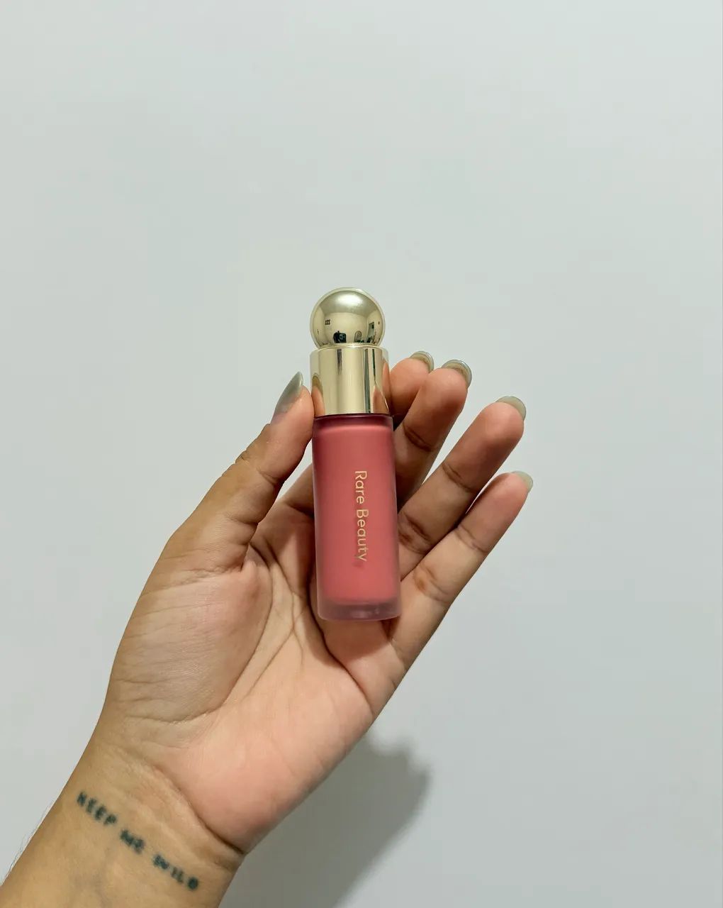 Blush líquido rare beauty - co Happy 