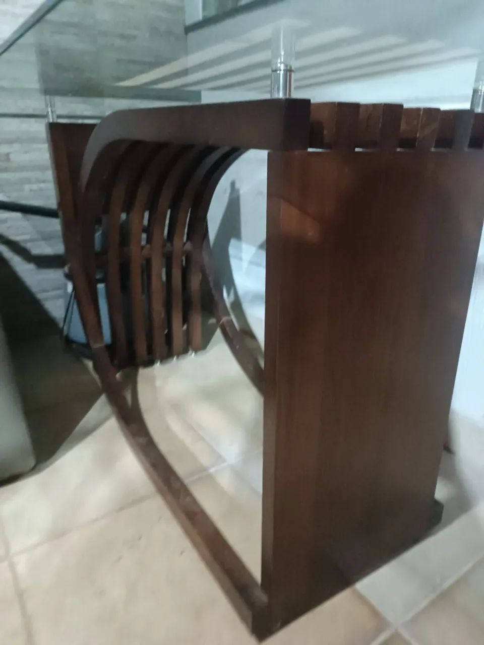 Mesa com base de madeira maciça para 6 lugares - Foto 2