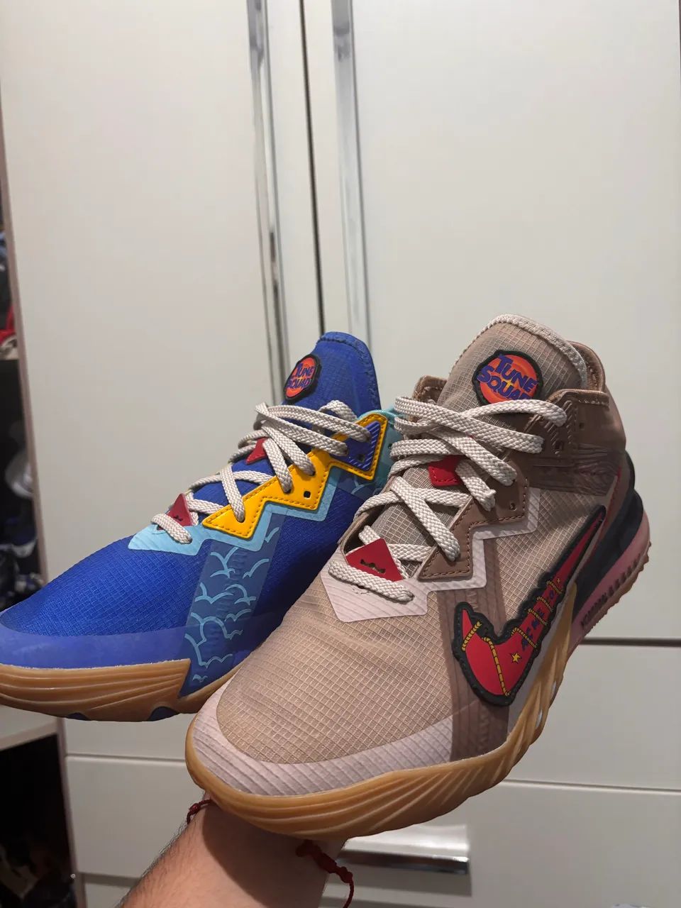 Nike LeBron 18 low wile e vs roadrunner - Foto 3