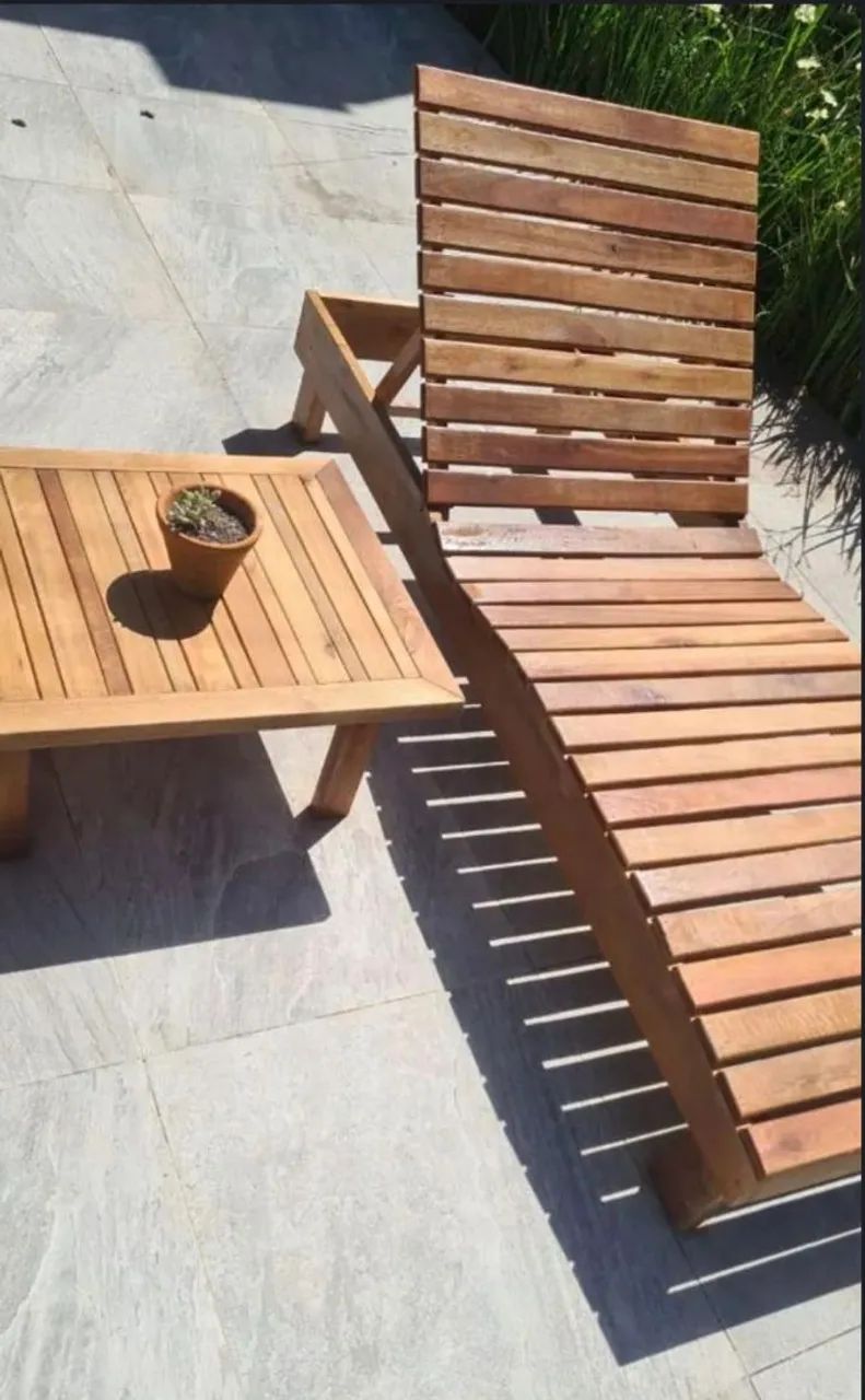 Espreguiçadeira para área de piscina