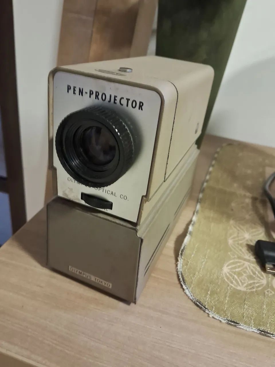 Projetor antigo Olympus 