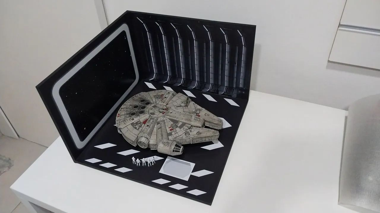 Diorama Star Wars Hangar 347 Millennium Falcon  - Foto 5