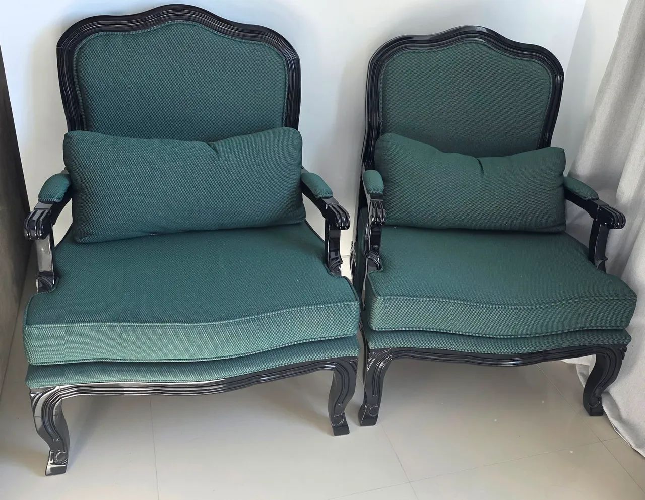 Vendo 2 cadeiras estilo Luis XV - Foto 2