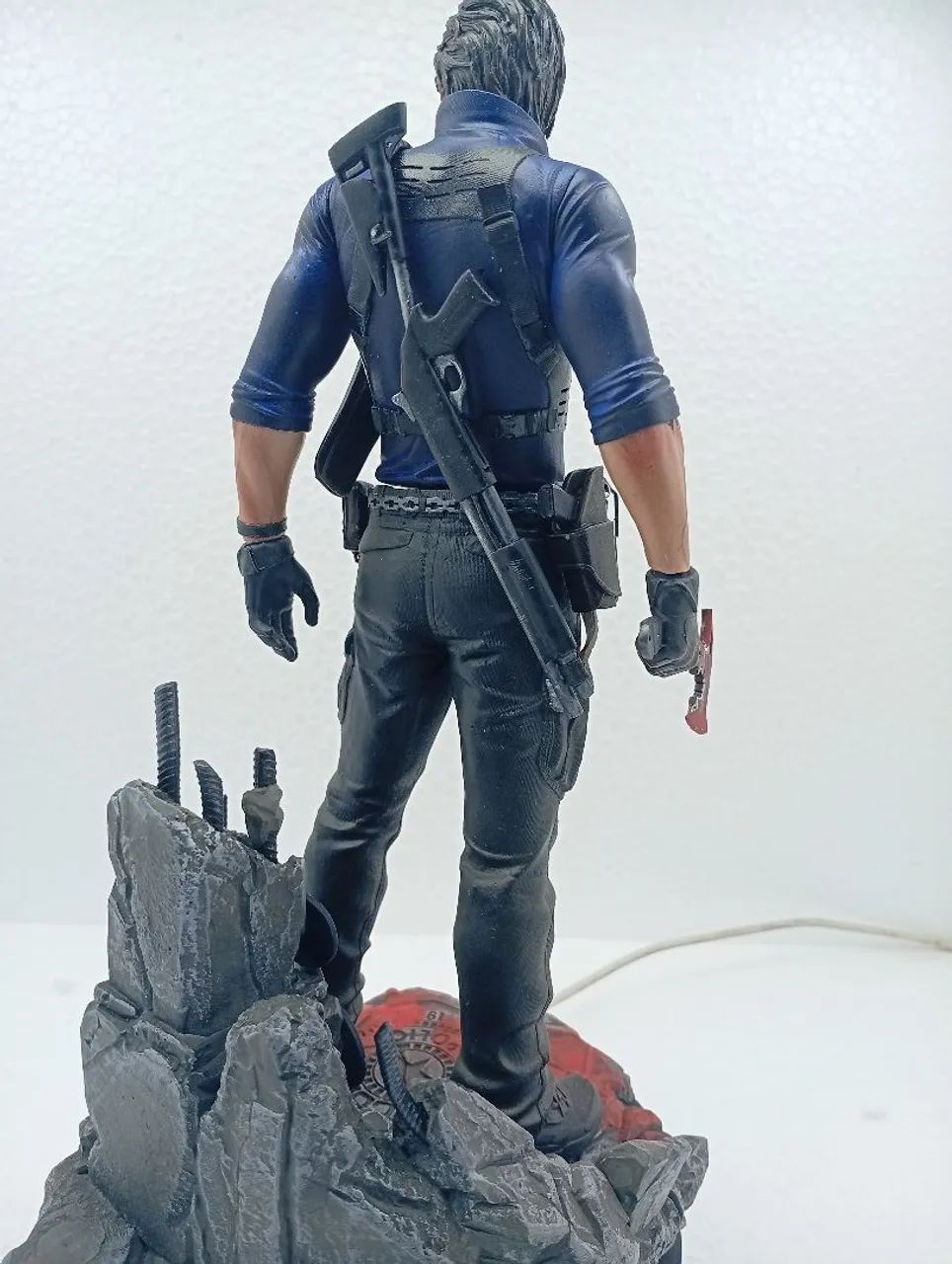 LEON KENNEDY Residente evil réquiem  - Foto 3