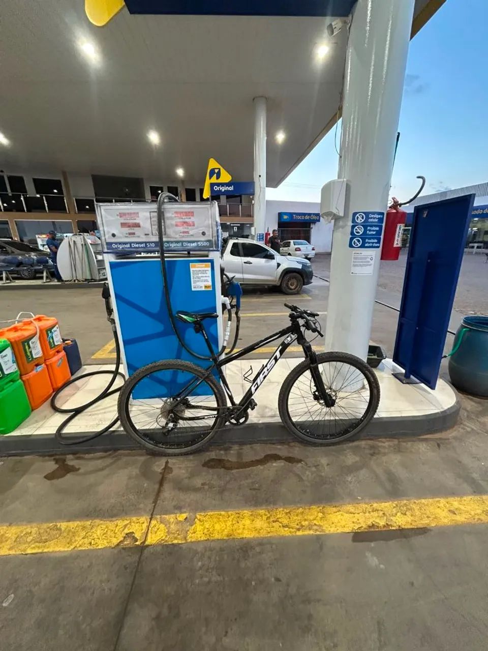 Bicicleta de competição FIRST 