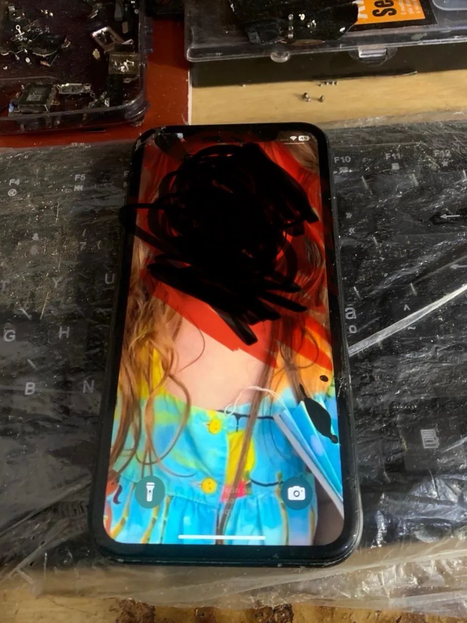 iPhone XR com detalhes - Foto 2