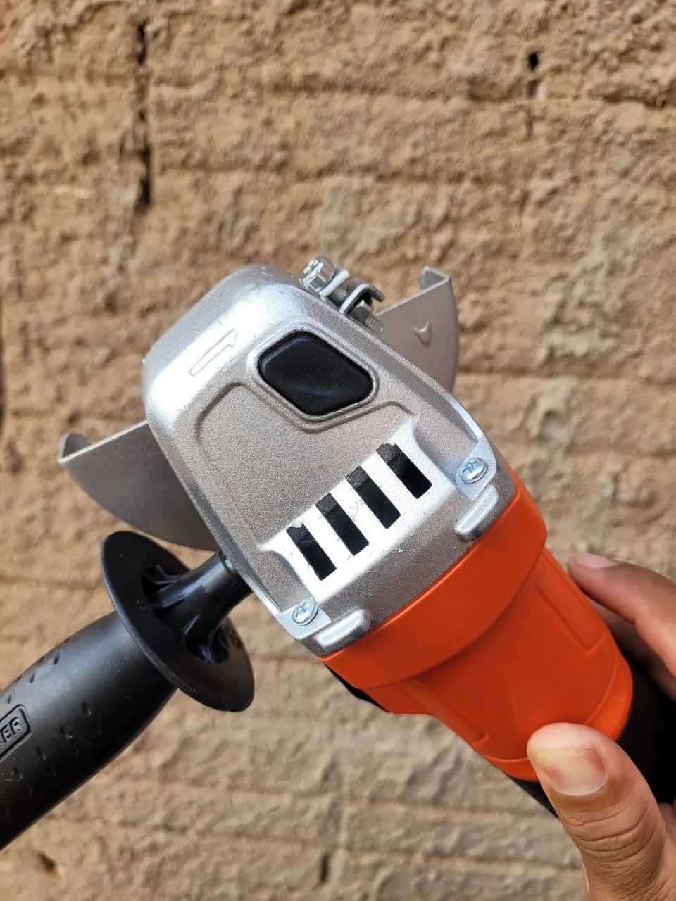 Esmeriladeira black decker 650w - Foto 3
