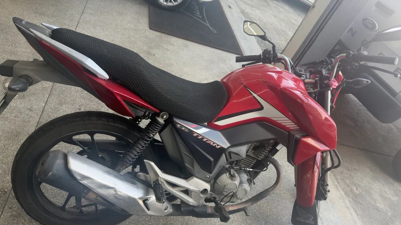 TITAN 160 