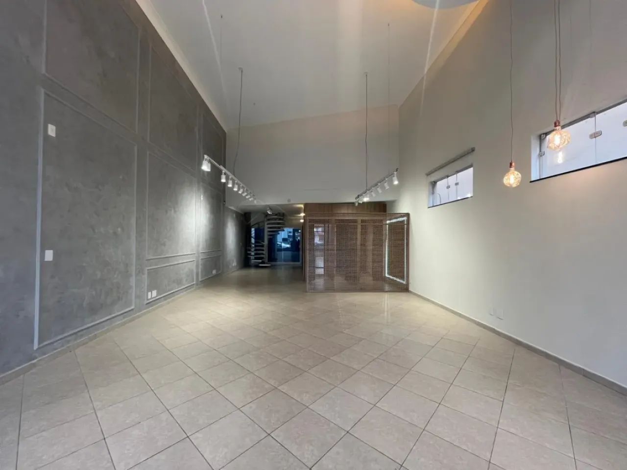 Salão comercial com 190,00 (m²)de área útil no Centro em Limeira. - Foto 4