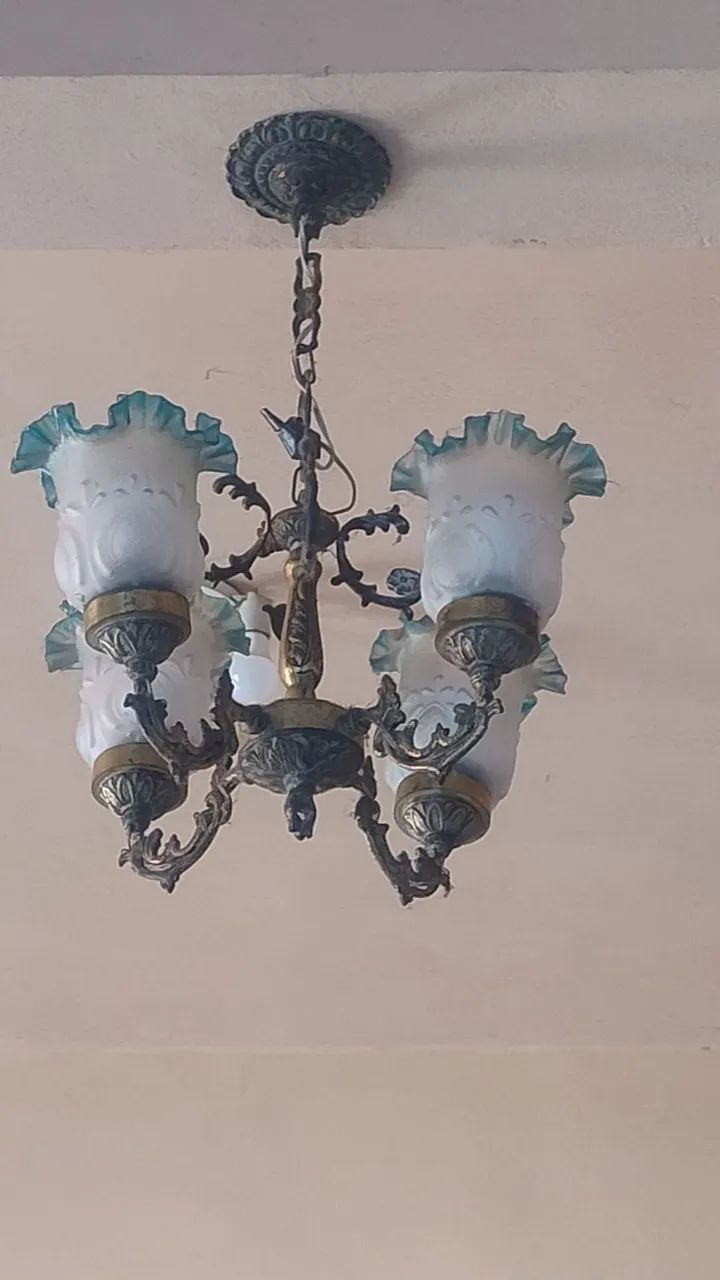 lustre antigo com cúpulas de vidro - Foto 2