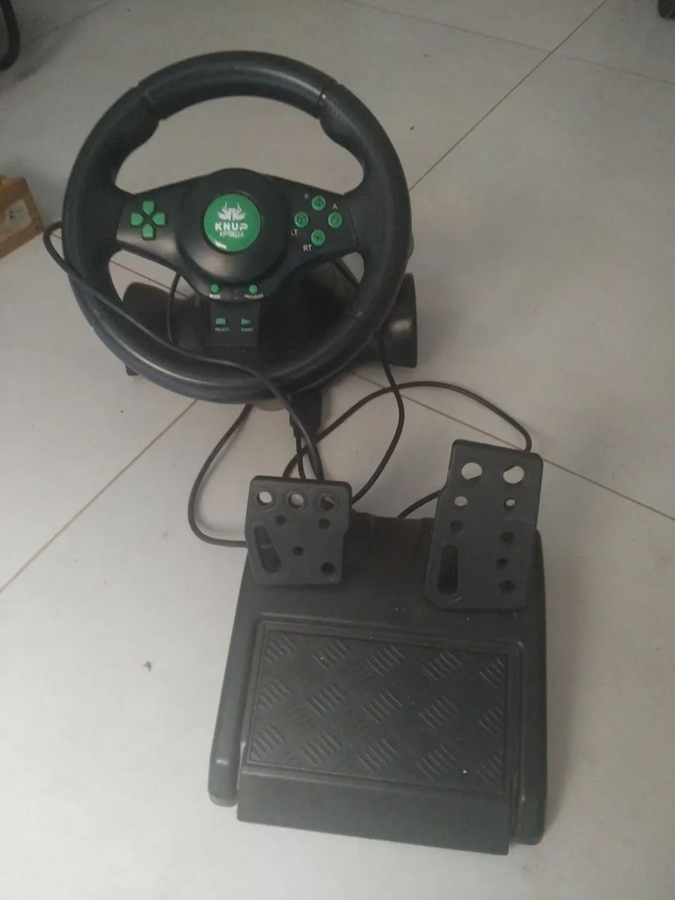 Volante e pedal 
