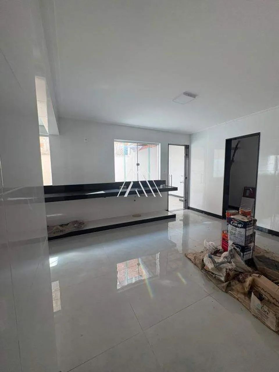 Vendo casa em Itaúna com 03 quartos com garagem em ótima localização - Foto 3
