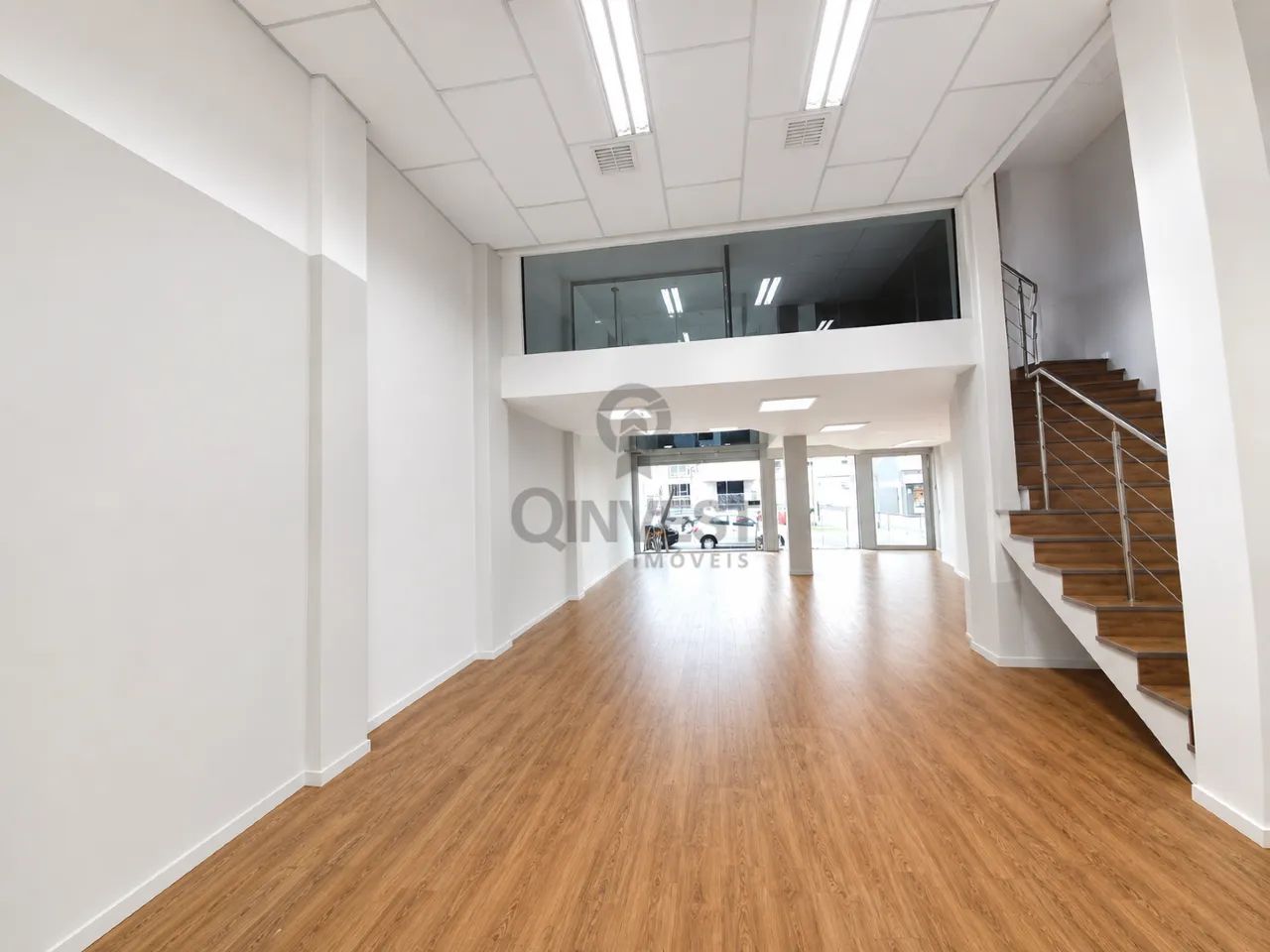 Sala comercial para locação no Centro de Araranguá com 409,75m² e mezanino - Foto 4