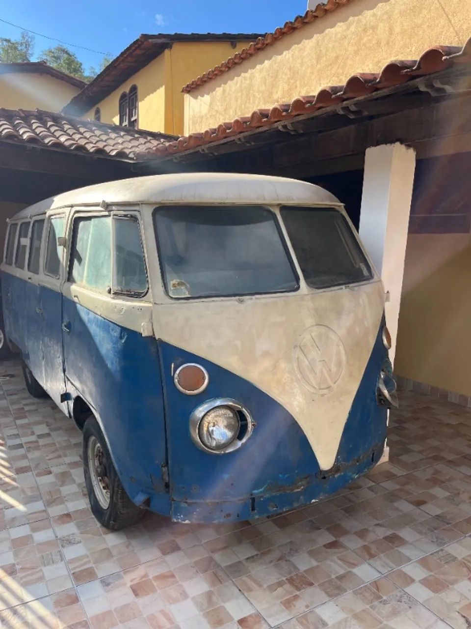 Volkswagen Kombi Standard/ Luxo/ Serie Prata 1976