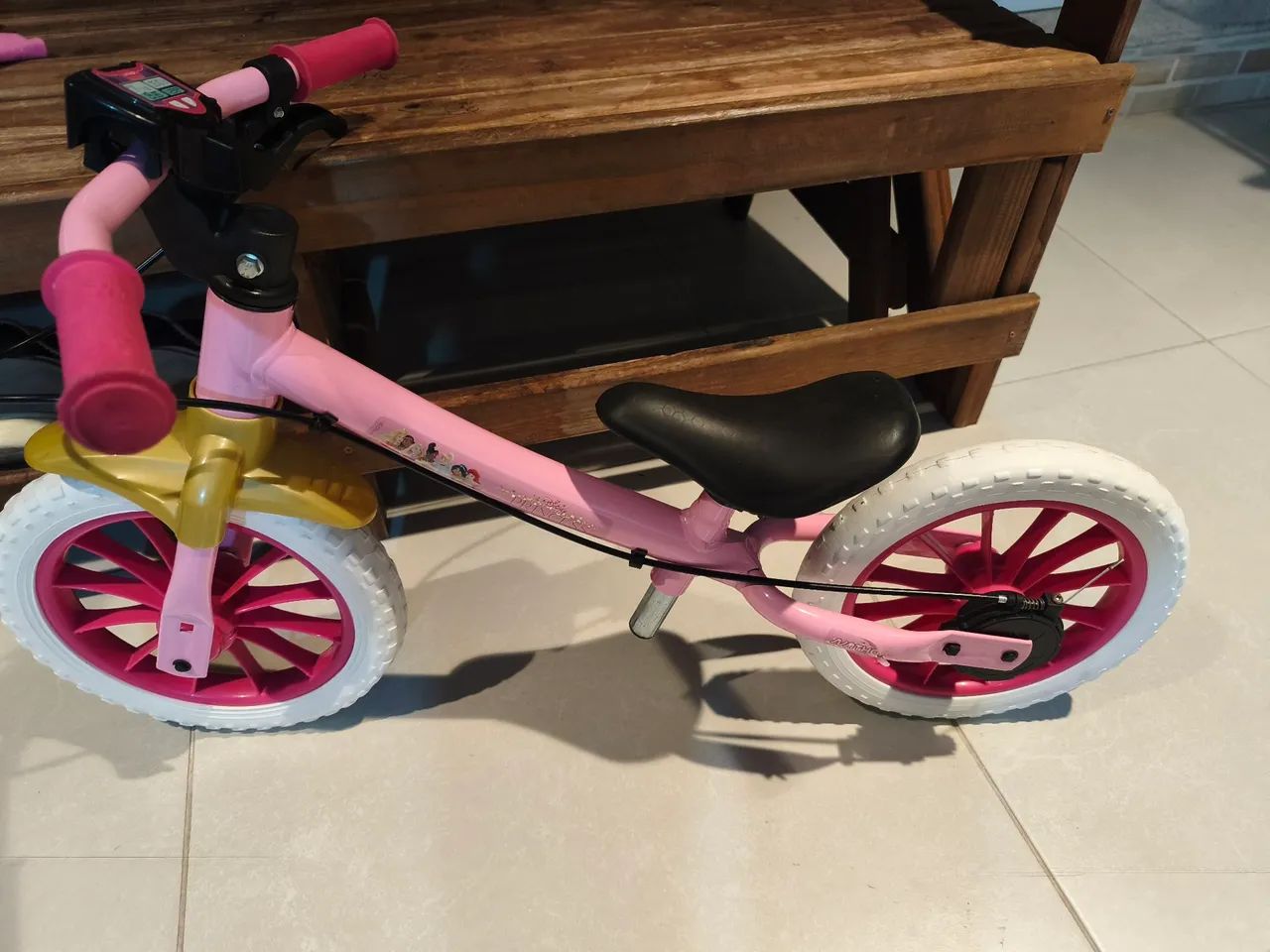 Vendo bicicleta de equilíbrio infantil .
