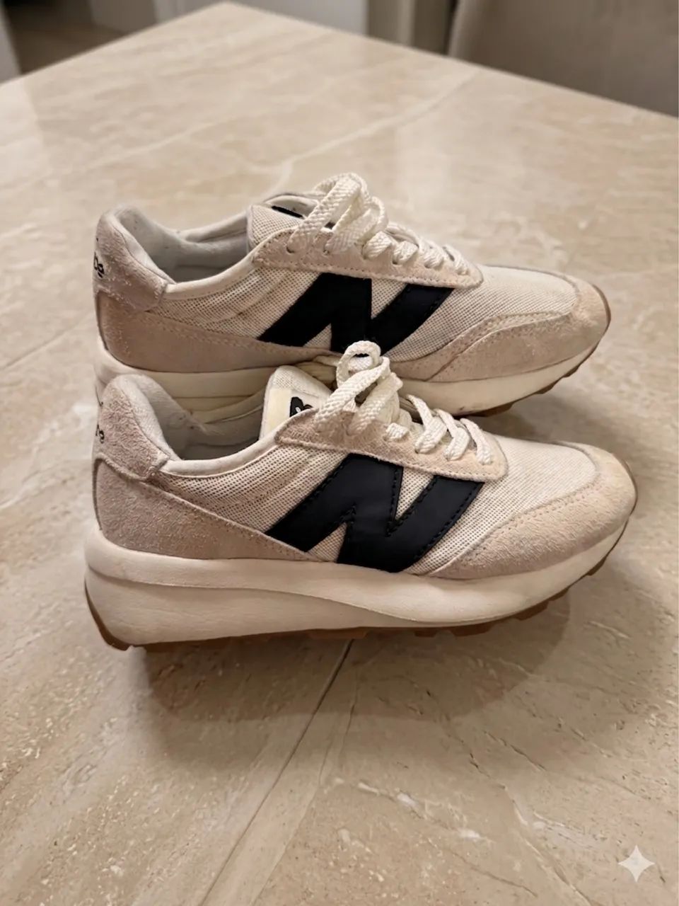 Tênis New Balance Bege/Preto Original - Super confortável - Foto 3