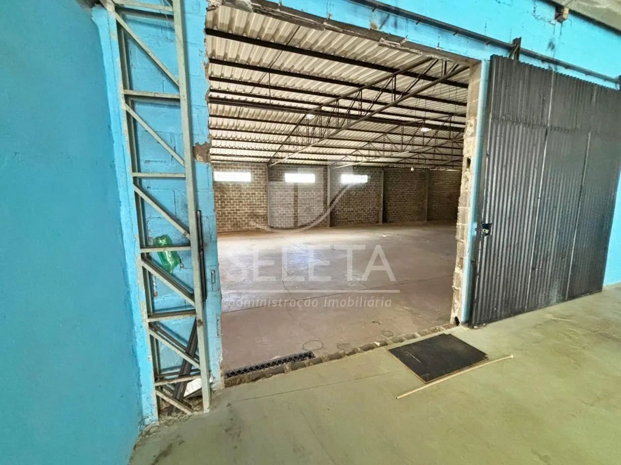 Barracão, Centro, CORBELIA - PR - Foto 5