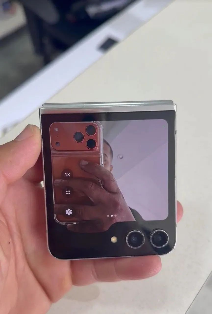 Galaxy Z Flip 5 256GB - Foto 2