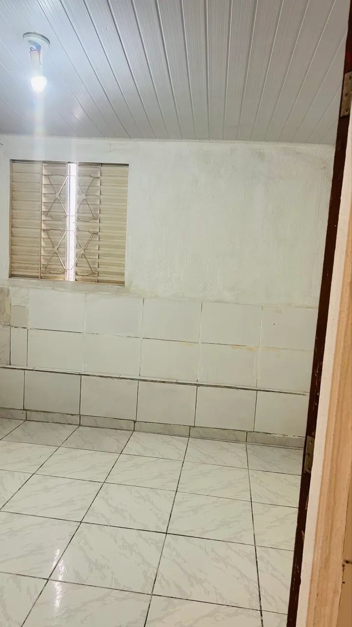 Aluga-se casa de fundos no Setor Perim  - Foto 2