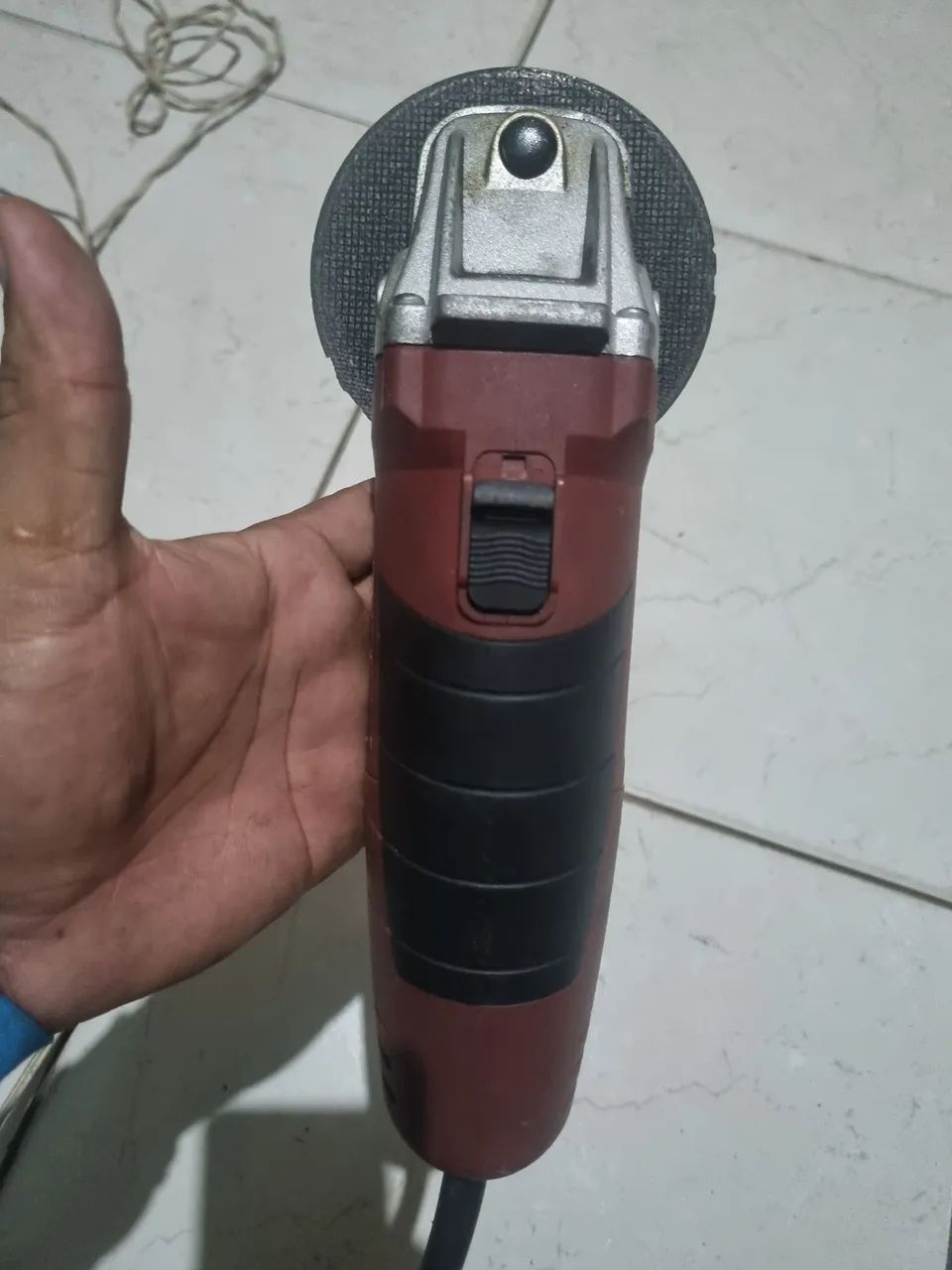 Vendo lixadeira pouco usada 