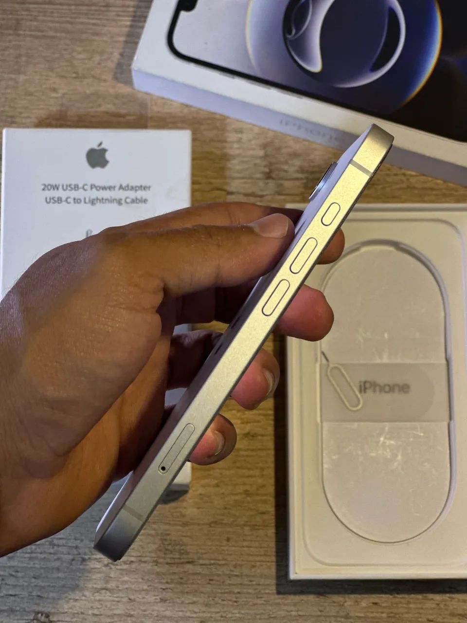 Oportunidade! iPhone 16e 128GB - Garantia Até 03/06/27 - Foto 3