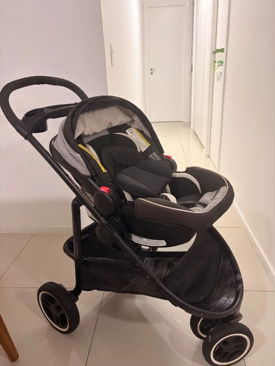 Carrinho de bebê Graco + bebê conforto compatível - Foto 4
