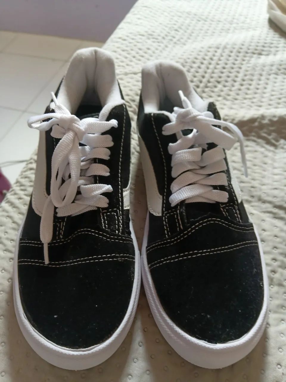 Tênis Preto e Branco em Perfeito Estado - Foto 2