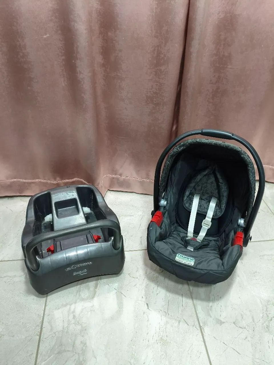 Bebê Conforto Burigotto Touring Evolution + Base para Carro.