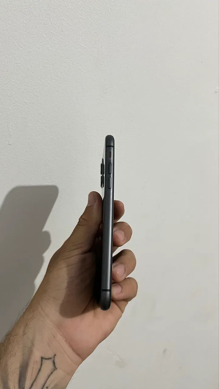 iPhone 11 64GB- bateria 74% - Foto 2