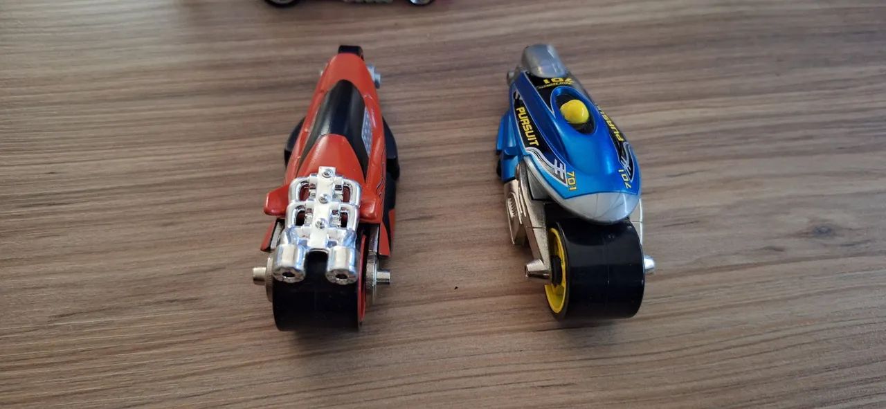Hot Wheels motos Shokblade 2003 e Bifusion 2004. RS 250 cada - Foto 4