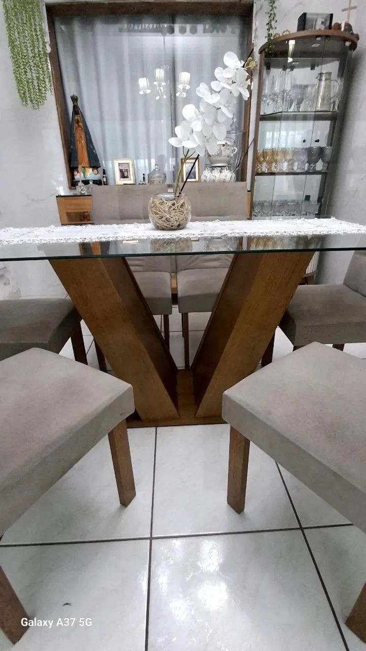 Sala de jantar  com aparador