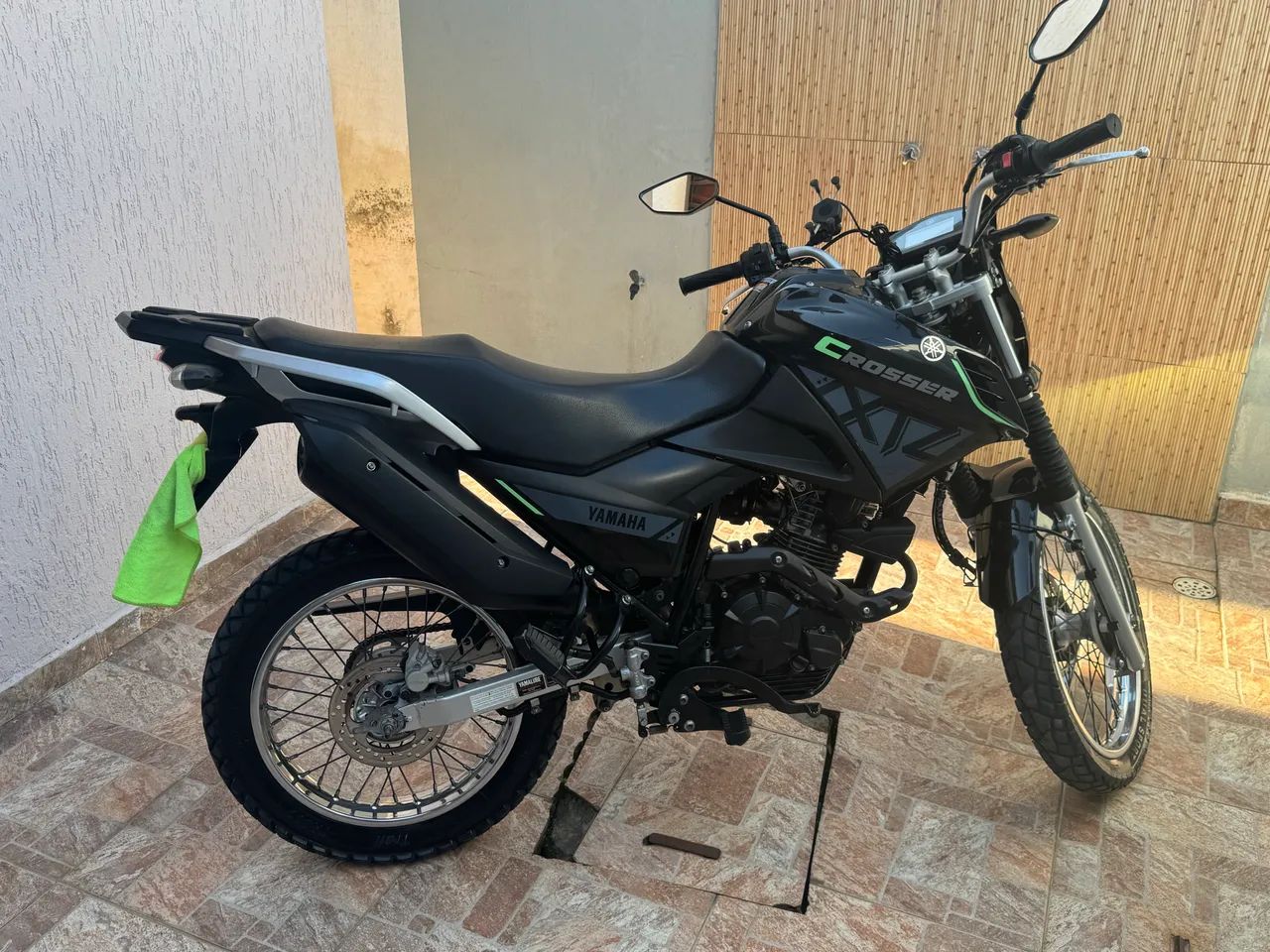 Crosser EXTRA