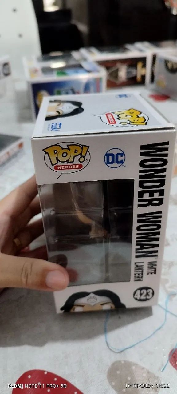 Funko Pop Wonder Womam White Lantern - Foto 3