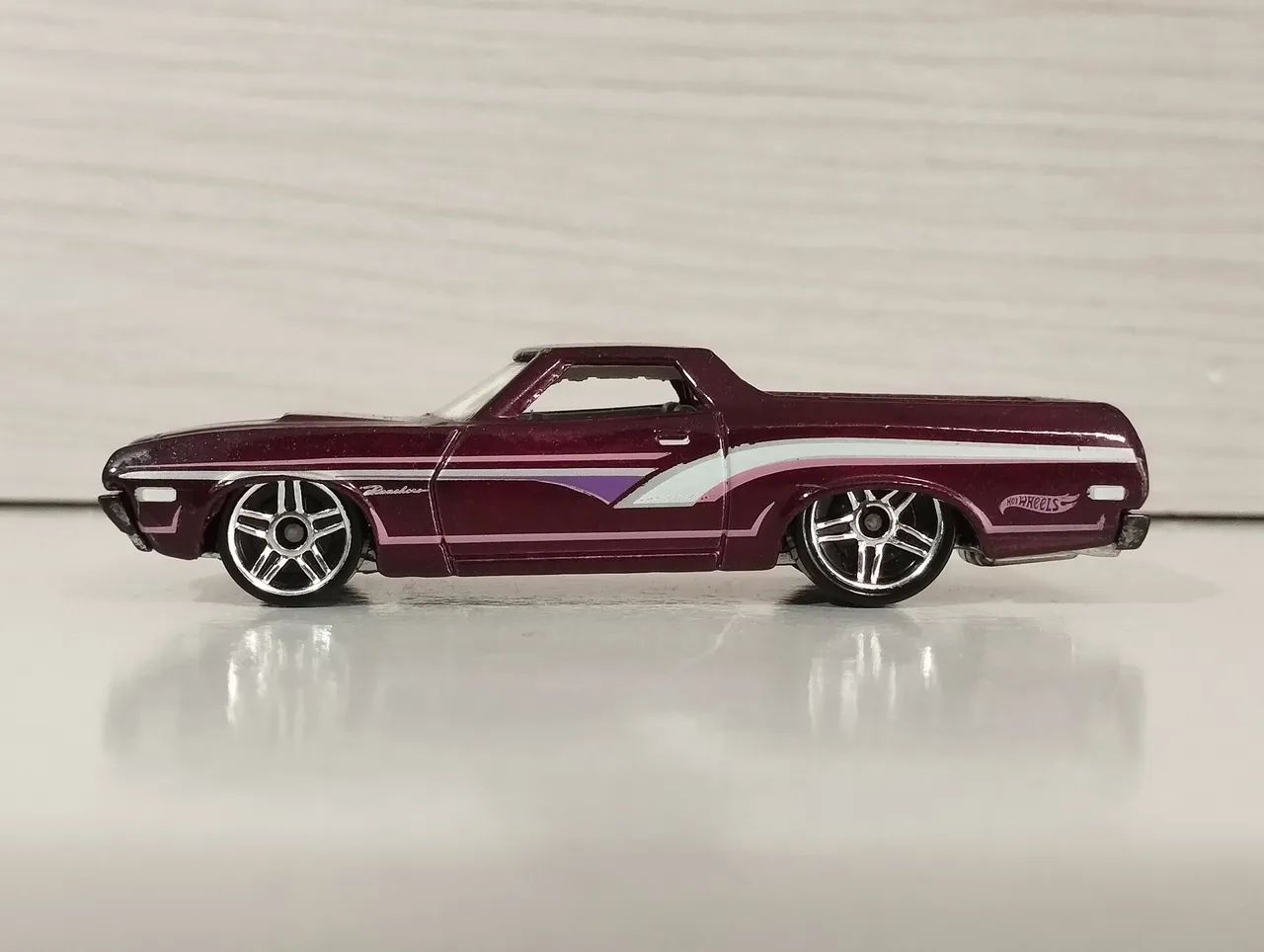 Miniatura Ford rancheiro. 