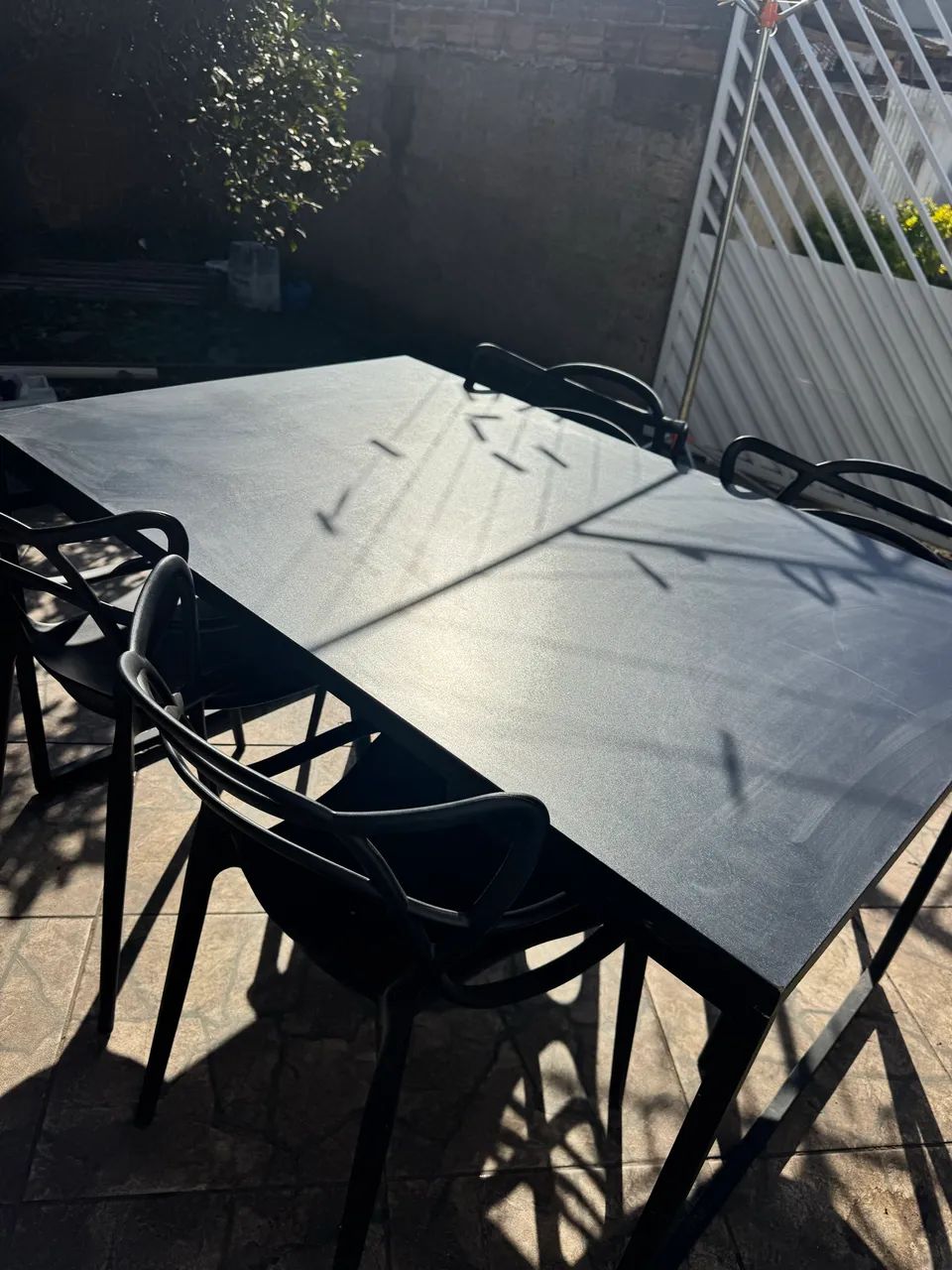 Mesa de jantar preta, 4 cadeiras - Foto 2