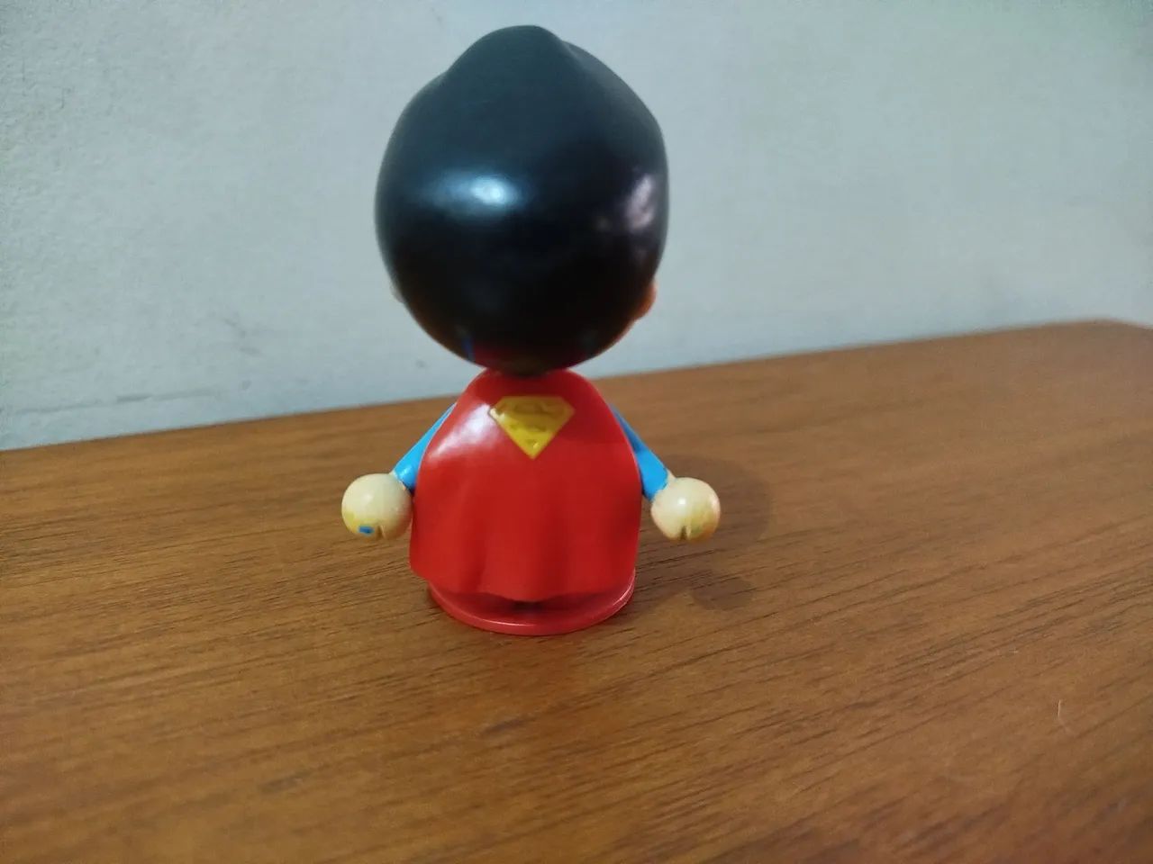 Boneco Superman miniatura colecionável. - Foto 2