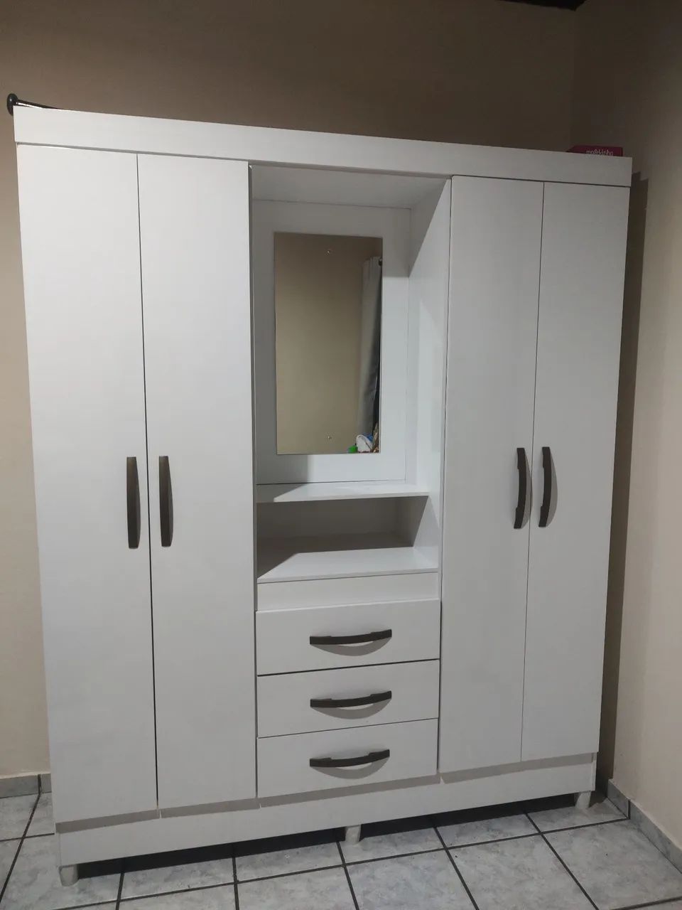 Guarda-roupa Branco 