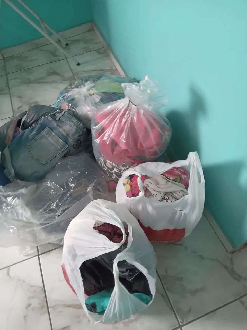 Vendo lote roupas em bom estado pra Brechó.  - Foto 4