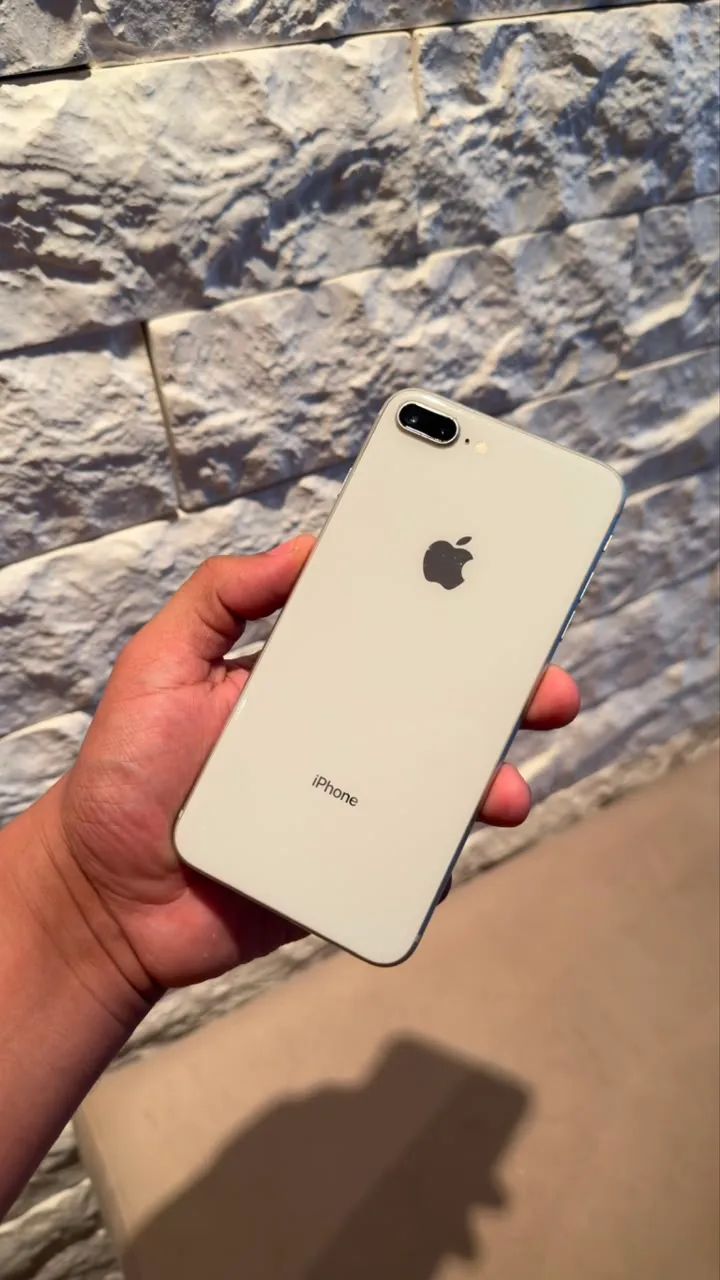 iPhone 8 Plus - 64GB - Celulares e Smartphones - Centro, Montes