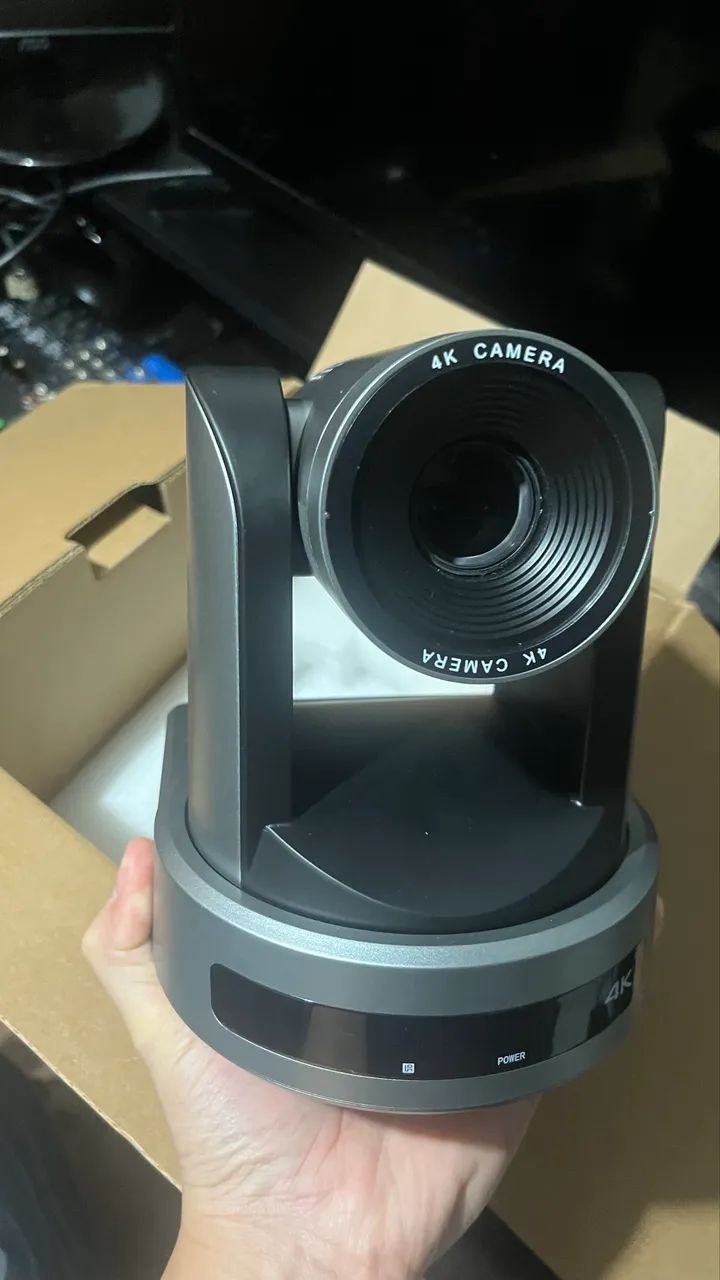 Câmera ptz 4k nova na caixa