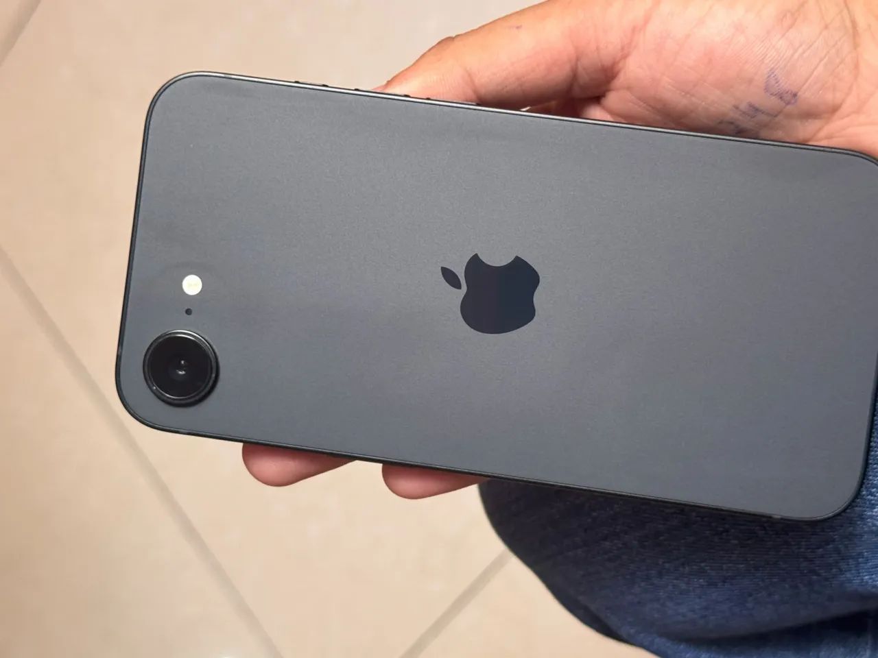 iPhone 16E - Foto 2
