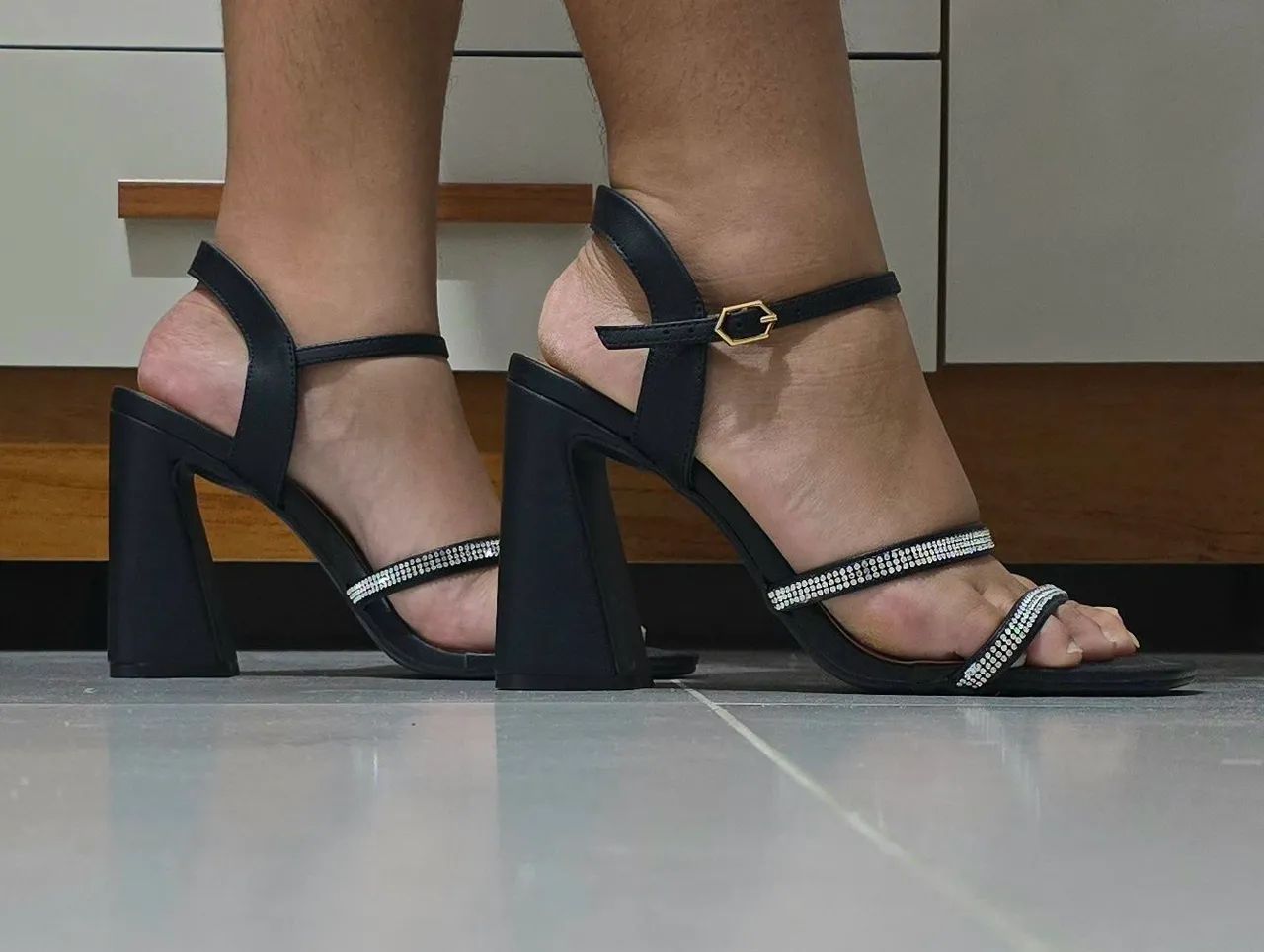 Salto bebecê preto com stress  - Foto 2